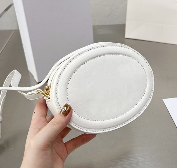 new messenger bag pig nose caramel color classic fashion adjustable chain versatile leisure luxury designer multiple colors available
new messenger bag pig nose caramel color classic fashion adjustable chain versatile leisure luxury designer multiple colors available