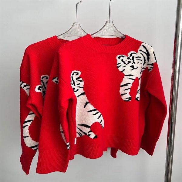 2022 knitted oversized pullover sweaters women autumn and winter runway color contrast jacquard lovely tiger loose sweater, White;black
2022 knitted oversized pullover sweaters women autumn and winter runway color contrast jacquard lovely tiger loose sweater, White;black