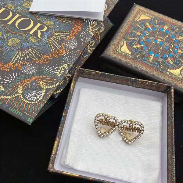pearl letter brass personalized high-grade earrings 925 silver needle, Golden
pearl letter brass personalized high-grade earrings 925 silver needle, Golden