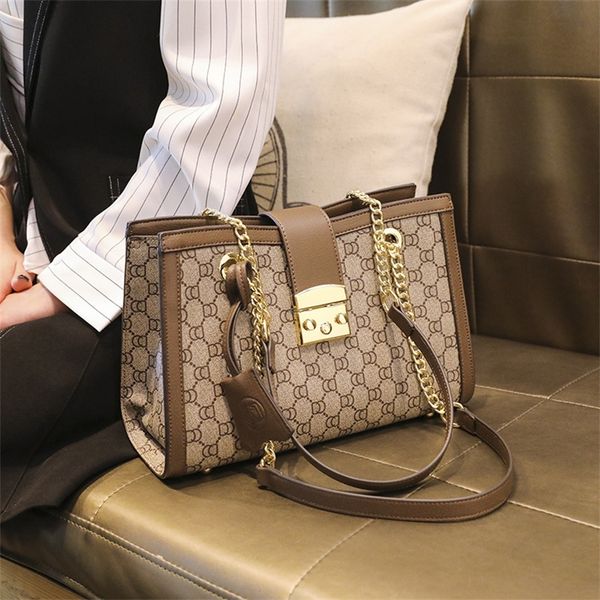 high sense female fashion versatile commuter tote large capacity chain one 80% off wholesale store
high sense female fashion versatile commuter tote large capacity chain one 80% off wholesale store