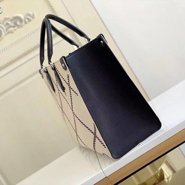 women designer bag fashion bags lady classic handbags flower print shoulder-bags embossed tote trendy style handbag
women designer bag fashion bags lady classic handbags flower print shoulder-bags embossed tote trendy style handbag