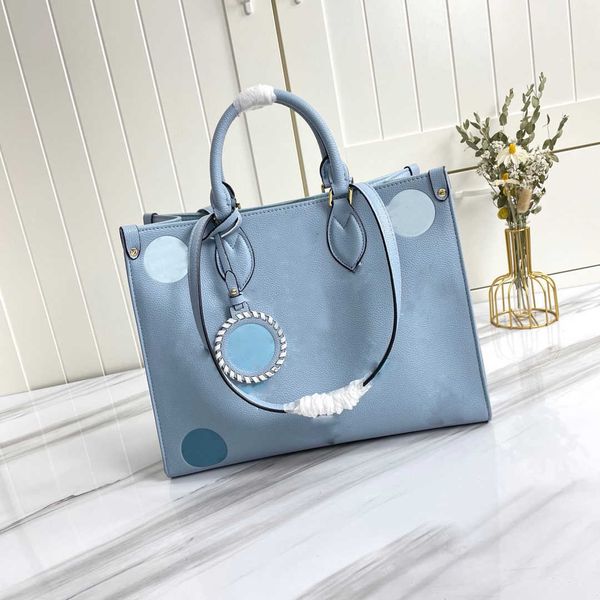 2021 fashion womens tote bag classic style lady bags gradient letter printing design large capacity 34cm handbag purse
2021 fashion womens tote bag classic style lady bags gradient letter printing design large capacity 34cm handbag purse