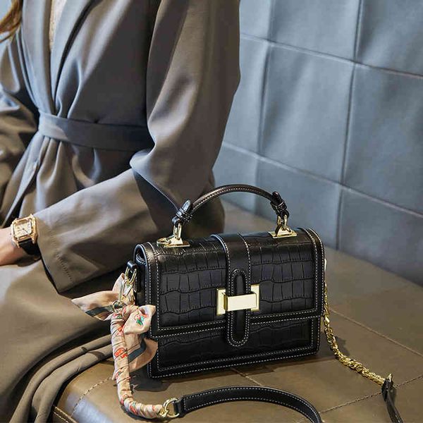 women's 2022 new foreign style fashion square chain portable single shoulder bag small messenger bag fashion luxury designer
women's 2022 new foreign style fashion square chain portable single shoulder bag small messenger bag fashion luxury designer