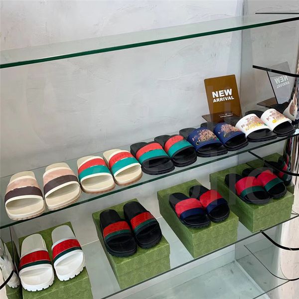 high luxury slides designer shoes men sandals lady women slippers with correct flowers printing leather original box dust bag fashion men pl
high luxury slides designer shoes men sandals lady women slippers with correct flowers printing leather original box dust bag fashion men pl