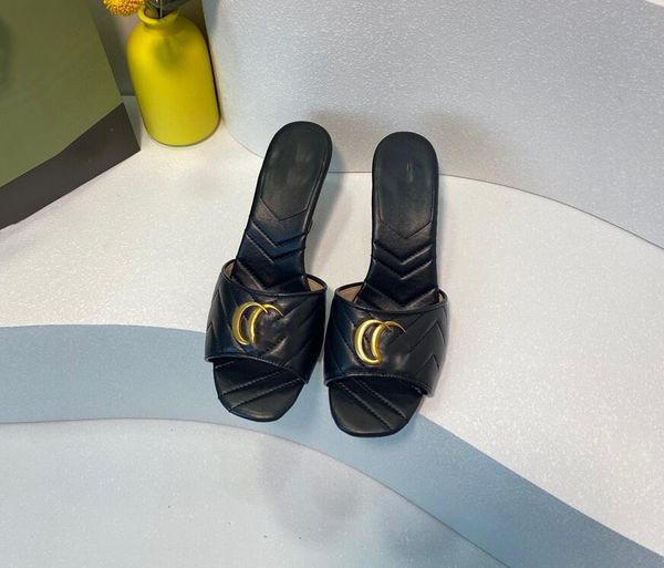 2022 designers luxury slippers designer women beach half slippers leather thick heels metal slides cowhide summer woman shoes lazy sandals h, Black
2022 designers luxury slippers designer women beach half slippers leather thick heels metal slides cowhide summer woman shoes lazy sandals h, Black