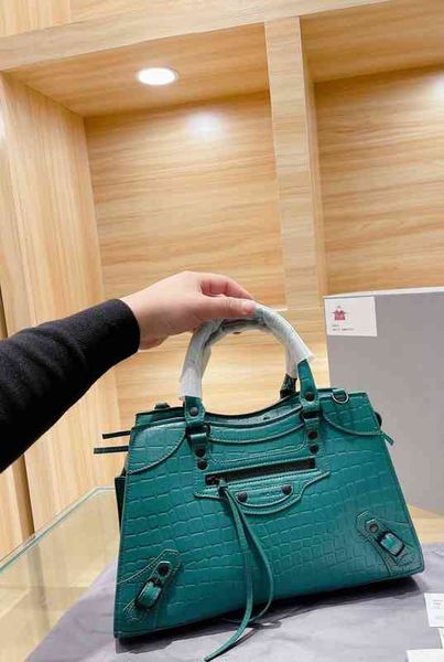 women's bag new fashion crocodile one messenger large luxury designer handbag purse shoulder cossbody bags wallet
women's bag new fashion crocodile one messenger large luxury designer handbag purse shoulder cossbody bags wallet