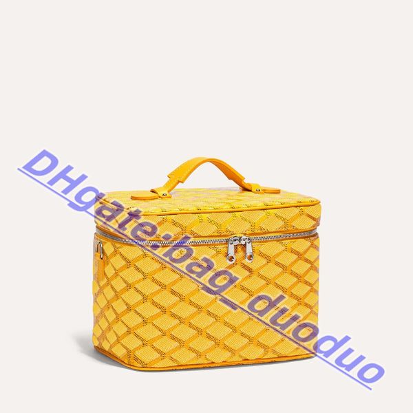 genuine leather cosmetic bag vanity case hangbag city musete cross body fashion luxurys men shoulder designer women totes pochette make up w
genuine leather cosmetic bag vanity case hangbag city musete cross body fashion luxurys men shoulder designer women totes pochette make up w