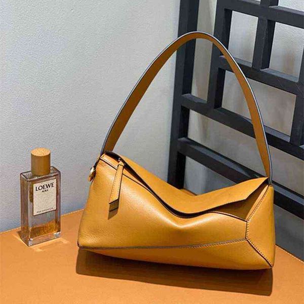 fashion tote bags women real leather geometric underarm bag casual all-match fashionable purses and handbags luxury pillow bag g220421
fashion tote bags women real leather geometric underarm bag casual all-match fashionable purses and handbags luxury pillow bag g220421