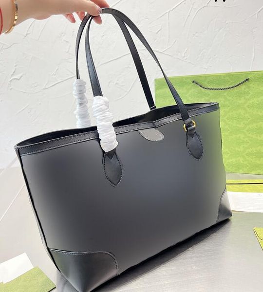 large capacity embossing shopping bag tote bags handbag crossbody purse shoulder vintage letter genuine leather 4 colors totes
large capacity embossing shopping bag tote bags handbag crossbody purse shoulder vintage letter genuine leather 4 colors totes