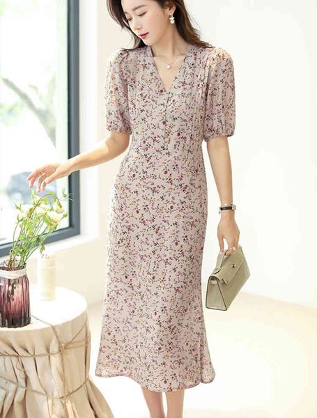 casual dresses summer broken flower silk dress women's french bubble sleeve v-neck mulberry skirt, Black;gray
casual dresses summer broken flower silk dress women's french bubble sleeve v-neck mulberry skirt, Black;gray