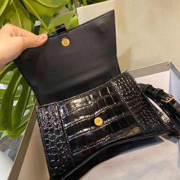 balenciga handbag designer hourglass bag high version b home nvzhen crocodile pattern one shoulder portable messenger small square 2022 styl
balenciga handbag designer hourglass bag high version b home nvzhen crocodile pattern one shoulder portable messenger small square 2022 styl