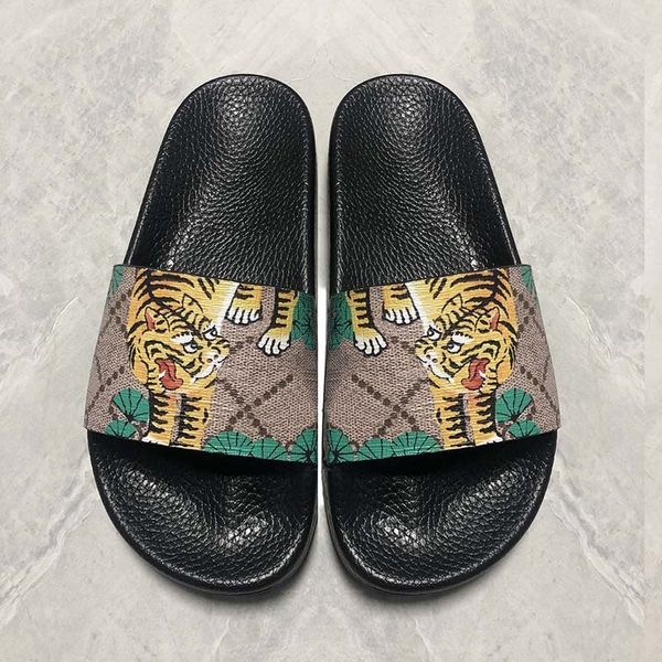 2022 slides summer beach indoor flat g sandals slippers house flip flops spike sandal with box size us5- us12, Black
2022 slides summer beach indoor flat g sandals slippers house flip flops spike sandal with box size us5- us12, Black