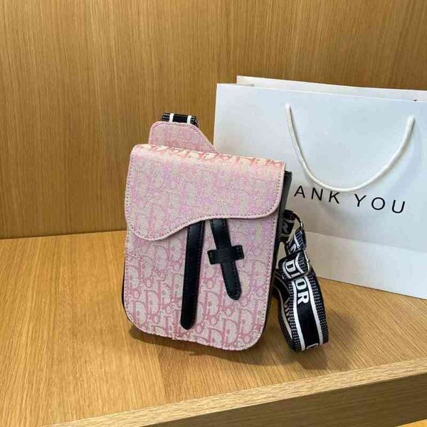 2022 new designer handbags vertical mobile phone female fashion one shoulder messenger net red mini canvas
2022 new designer handbags vertical mobile phone female fashion one shoulder messenger net red mini canvas