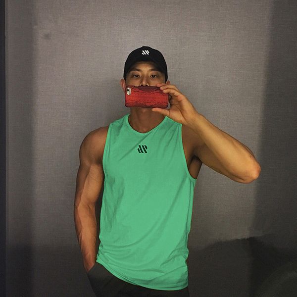 summer mens fitness gyms tank sleeveless t shirts male mesh breathable sports vest undershirt running vest for men, Black;blue
summer mens fitness gyms tank sleeveless t shirts male mesh breathable sports vest undershirt running vest for men, Black;blue