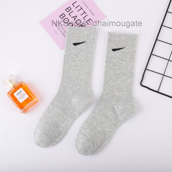 men's fashion classic hook brand socks middle tube sports moisture absorption sock casual men women luxury wear medium short sportsocks, Black
men's fashion classic hook brand socks middle tube sports moisture absorption sock casual men women luxury wear medium short sportsocks, Black