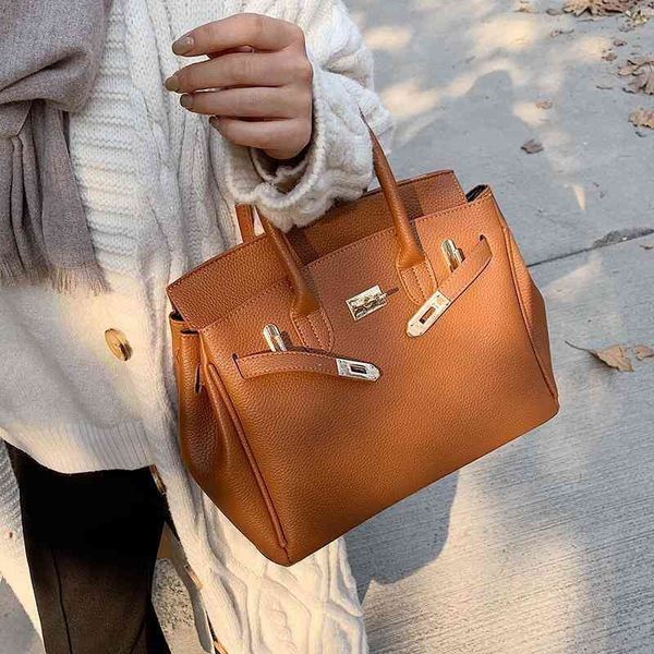 luxury trend handbags birkins wanghong large capacity bag women's fashion in autumn and winter 2022
luxury trend handbags birkins wanghong large capacity bag women's fashion in autumn and winter 2022