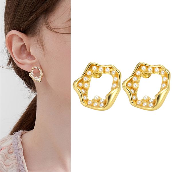 2022 luxury quality pearl earring designer jewelry korean stud fashion design earrings for women lady bride party holiday classic special si, Golden;silver
2022 luxury quality pearl earring designer jewelry korean stud fashion design earrings for women lady bride party holiday classic special si, Golden;silver
