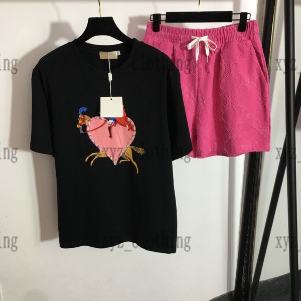 22ss high-end womens t-shirts summer dress sets brand designer hooded t shirts with shorts beaded couple heart print short-sleeved t-shirt e, White
22ss high-end womens t-shirts summer dress sets brand designer hooded t shirts with shorts beaded couple heart print short-sleeved t-shirt e, White