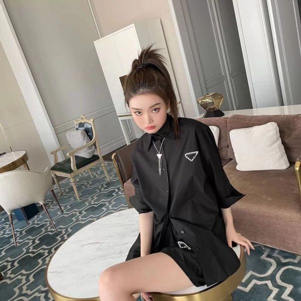 brand womens two piece pants set prads tracksuits summer textile inverted triangle collar mid sleeve shirt with loose shorts casua269a
brand womens two piece pants set prads tracksuits summer textile inverted triangle collar mid sleeve shirt with loose shorts casua269a