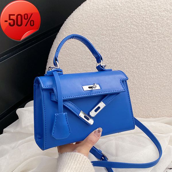 the factory directly bag 2022 new diana fashion french msenger single shoulder portable women's bag
the factory directly bag 2022 new diana fashion french msenger single shoulder portable women's bag