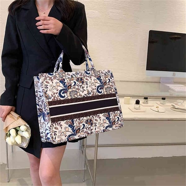 style simple fashion trend texture embroidered large capacity tote 56% off online wholesale
style simple fashion trend texture embroidered large capacity tote 56% off online wholesale