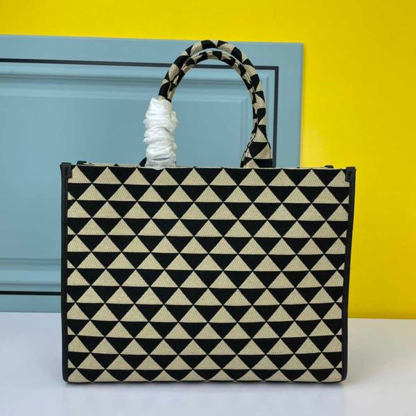 new women embroidered fabric tote bag designer large saffiano leather handbag 1ba356 outdoor travel mall shopping bag
new women embroidered fabric tote bag designer large saffiano leather handbag 1ba356 outdoor travel mall shopping bag
