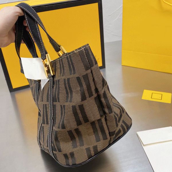 women designer bags fashion canvas print tote bag lady leather luxurys designers handbags cowboy black crossbody handbag wallets 001
women designer bags fashion canvas print tote bag lady leather luxurys designers handbags cowboy black crossbody handbag wallets 001