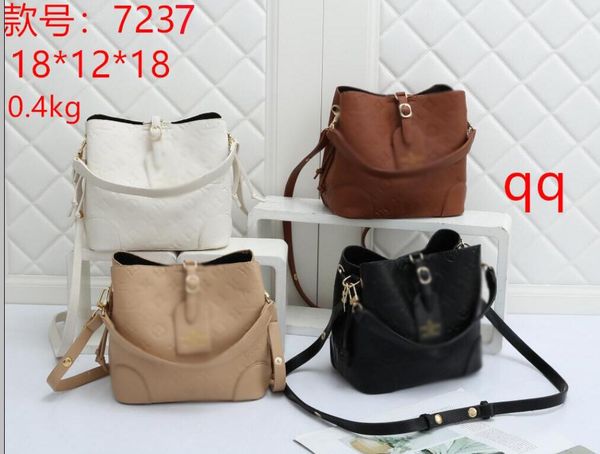 luxurys designers bags dionysian diagonal shoulder bag retro chains leather handbags fashion cross body printed women totes classic crossbod
luxurys designers bags dionysian diagonal shoulder bag retro chains leather handbags fashion cross body printed women totes classic crossbod