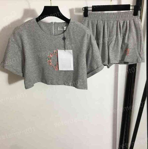 womens two piece pants sparkling sequined cropped short-sleeved t-shirt and elastic waist shorts 2 pieces sets luxury designer tracksuits 09, White
womens two piece pants sparkling sequined cropped short-sleeved t-shirt and elastic waist shorts 2 pieces sets luxury designer tracksuits 09, White
