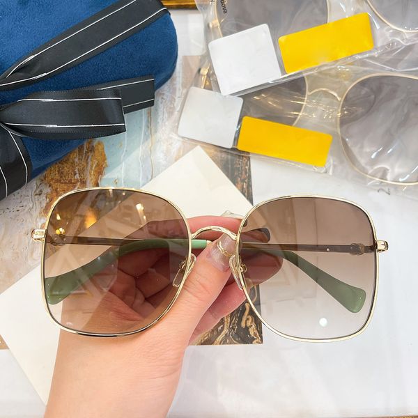 sunglasses luxury designer gentle sun glasses for men and woman alloy frame vintage fashion uv400 women sunglasses with box, White;black 
sunglasses luxury designer gentle sun glasses for men and woman alloy frame vintage fashion uv400 women sunglasses with box, White;black