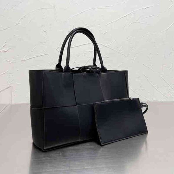 high capacity tote bags women fashion handbag soft leather designer brand crossbody female shopping bucket with storage pouch 220314
high capacity tote bags women fashion handbag soft leather designer brand crossbody female shopping bucket with storage pouch 220314