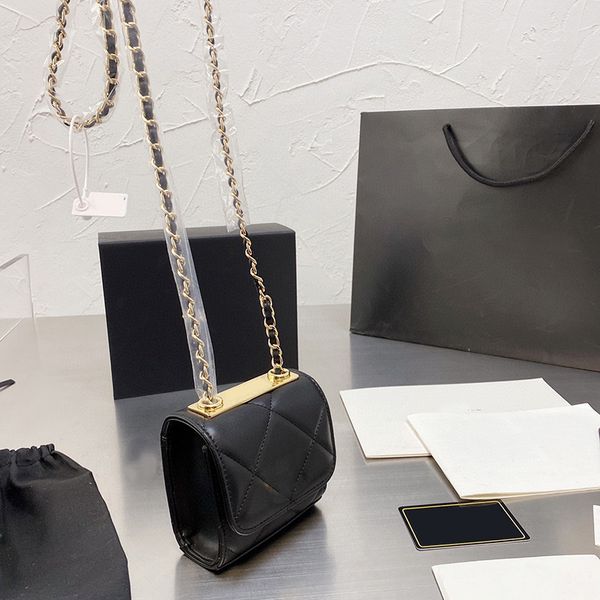 womens lambskin mini chain bags cross body classic flap trunk trendy leather handle totes matelasse chain famous desingers lady girls handba
womens lambskin mini chain bags cross body classic flap trunk trendy leather handle totes matelasse chain famous desingers lady girls handba