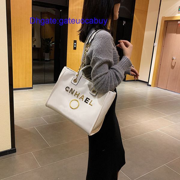 luxury fashion designer handbags women's beach bags brand ch metal badge tote bag small mini evening handbag female capacity large leat, Black;red
luxury fashion designer handbags women's beach bags brand ch metal badge tote bag small mini evening handbag female capacity large leat, Black;red