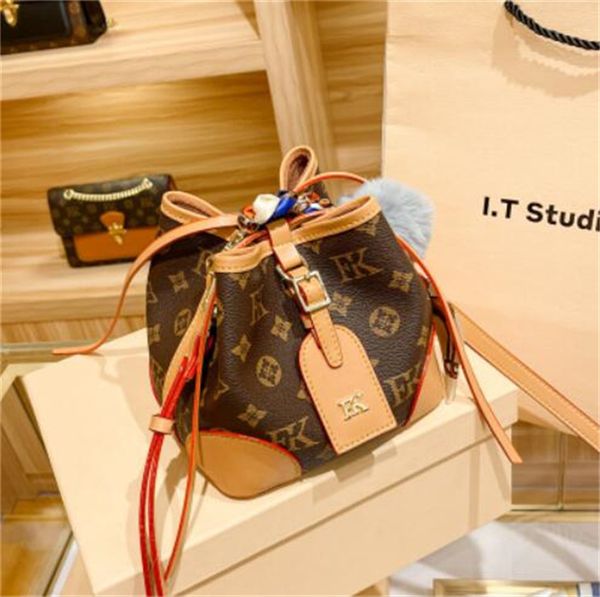 genuine leather cowhide bag women handbag designers crossbody womens handbags wallet shoulder bags shopping tote backpack
genuine leather cowhide bag women handbag designers crossbody womens handbags wallet shoulder bags shopping tote backpack