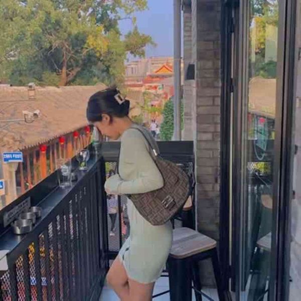 2022 new designer handbags bags old flower stick middle ancient female vintage one shoulder canvas
2022 new designer handbags bags old flower stick middle ancient female vintage one shoulder canvas