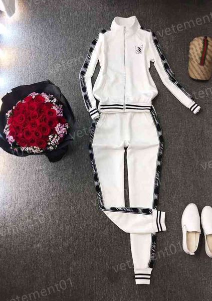 womens two piece pants fashion brand white suit stand collar zip cardigan jacket with letter logo pencil pants 2 piece sets luxury designer
womens two piece pants fashion brand white suit stand collar zip cardigan jacket with letter logo pencil pants 2 piece sets luxury designer