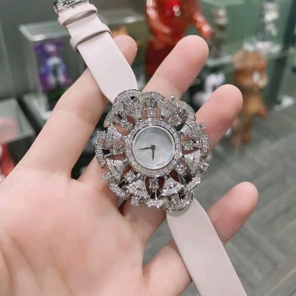 diamond watch bioceramic moonswatch pam aaa men watches or woman mechanical movement or quartz timer calendar tourbillon and other factories, Slivery;brown
diamond watch bioceramic moonswatch pam aaa men watches or woman mechanical movement or quartz timer calendar tourbillon and other factories, Slivery;brown