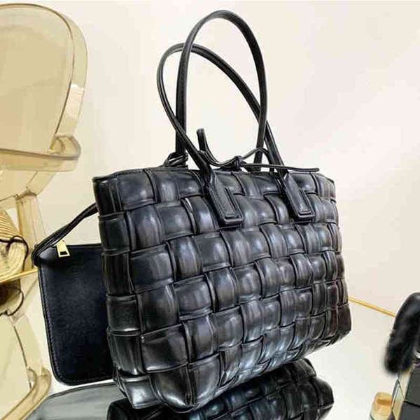 high capacity tote bags women vintage handbag shoulder woven leather designer crossbody female shopping bucket 220314
high capacity tote bags women vintage handbag shoulder woven leather designer crossbody female shopping bucket 220314