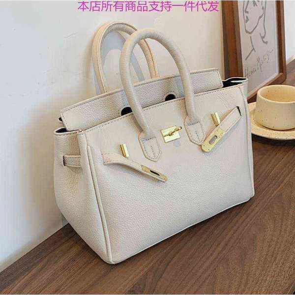 2022 new high-end small bag women's summer versatile fashion messenger foreign style hand
2022 new high-end small bag women's summer versatile fashion messenger foreign style hand
