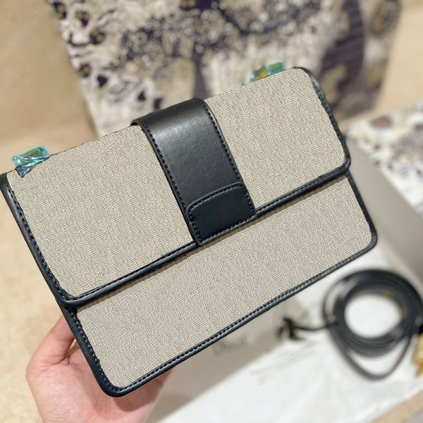 luxury lady designer wallets letter artwork twist lock shoulder bags 2022 purs classic handbags printed functional women satchel cross body, Red;black
luxury lady designer wallets letter artwork twist lock shoulder bags 2022 purs classic handbags printed functional women satchel cross body, Red;black