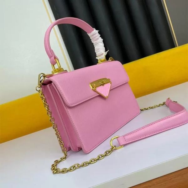 ladies tote bag leather designer bags fashion one shoulder messenger bag chain decorative letter logo handbag vintage wallet size 20-15-5cm, Black;red
ladies tote bag leather designer bags fashion one shoulder messenger bag chain decorative letter logo handbag vintage wallet size 20-15-5cm, Black;red