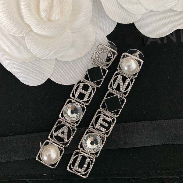 womens fashion brand long dangle stud earrings with shining crystal luxury pearl letters designer charm ear rings wedding jewelry, Golden;silver
womens fashion brand long dangle stud earrings with shining crystal luxury pearl letters designer charm ear rings wedding jewelry, Golden;silver