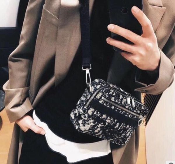 2022mnb homme camera messenger bag with original box shoulder bags wallet handbag designer coin purse backpack
2022mnb homme camera messenger bag with original box shoulder bags wallet handbag designer coin purse backpack