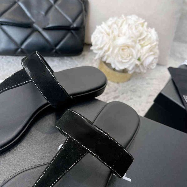 fashion 2022 designer design sandals 2022 spring and summer new style women's shoes with simple suede flat bottom and toe clip in korea, Black
fashion 2022 designer design sandals 2022 spring and summer new style women's shoes with simple suede flat bottom and toe clip in korea, Black
