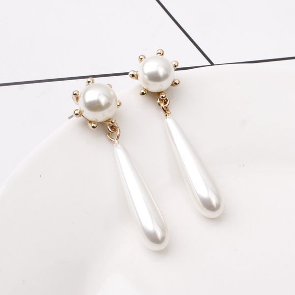 s3051 fashion jewelry baroque faux pearl dangle earrings magazine catwalk show pearls stud earrings, Silver
s3051 fashion jewelry baroque faux pearl dangle earrings magazine catwalk show pearls stud earrings, Silver