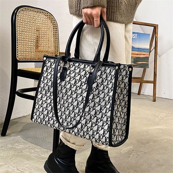 canvas women's large capacity versatile minority design portable shoulder commuter tote 70% off wholesale sales
canvas women's large capacity versatile minority design portable shoulder commuter tote 70% off wholesale sales
