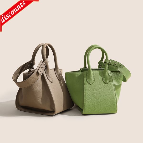 factory online export designer brand bag handbag new women's msenger leather versatile one shoulder portable basket
factory online export designer brand bag handbag new women's msenger leather versatile one shoulder portable basket