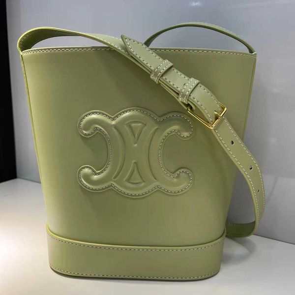 2022 new triumphal arch leather women's large capacity single shoulder diagonal bag bucket bag
2022 new triumphal arch leather women's large capacity single shoulder diagonal bag bucket bag