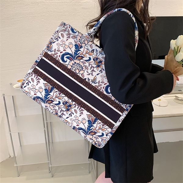 sweet cool large capacity female spring and summer fashion versatile student class commuting one tote 45% off sell online
sweet cool large capacity female spring and summer fashion versatile student class commuting one tote 45% off sell online