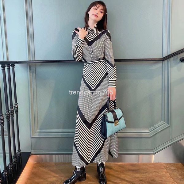 two piece dress original spring and summer color contrast geometric print lapel long sleeve shirt high waist skirt fashion suit, White
two piece dress original spring and summer color contrast geometric print lapel long sleeve shirt high waist skirt fashion suit, White